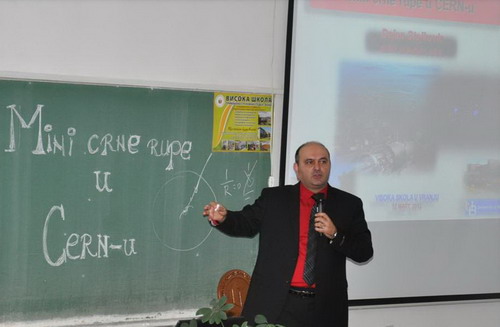 2012-03-12-predavanje-profesora-dejana-stojkovica
